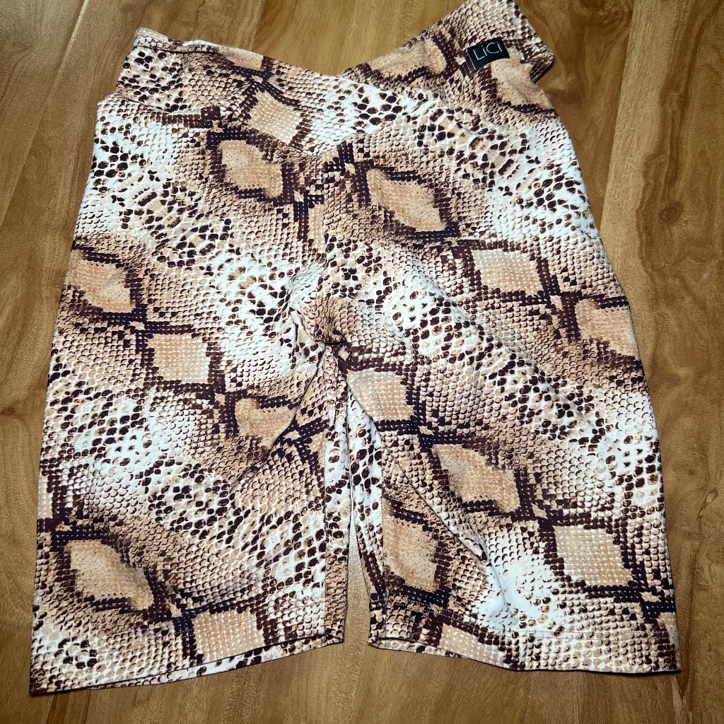 Lici Fit Rattlesnake V Cut Scrunch Biker Shorts